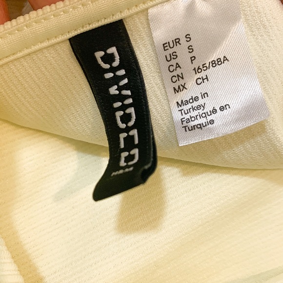 Divided by H&M Ripple Detailed Tank Top - Picture 5 of 6